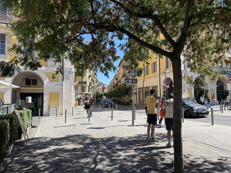 Nice Sunny Square